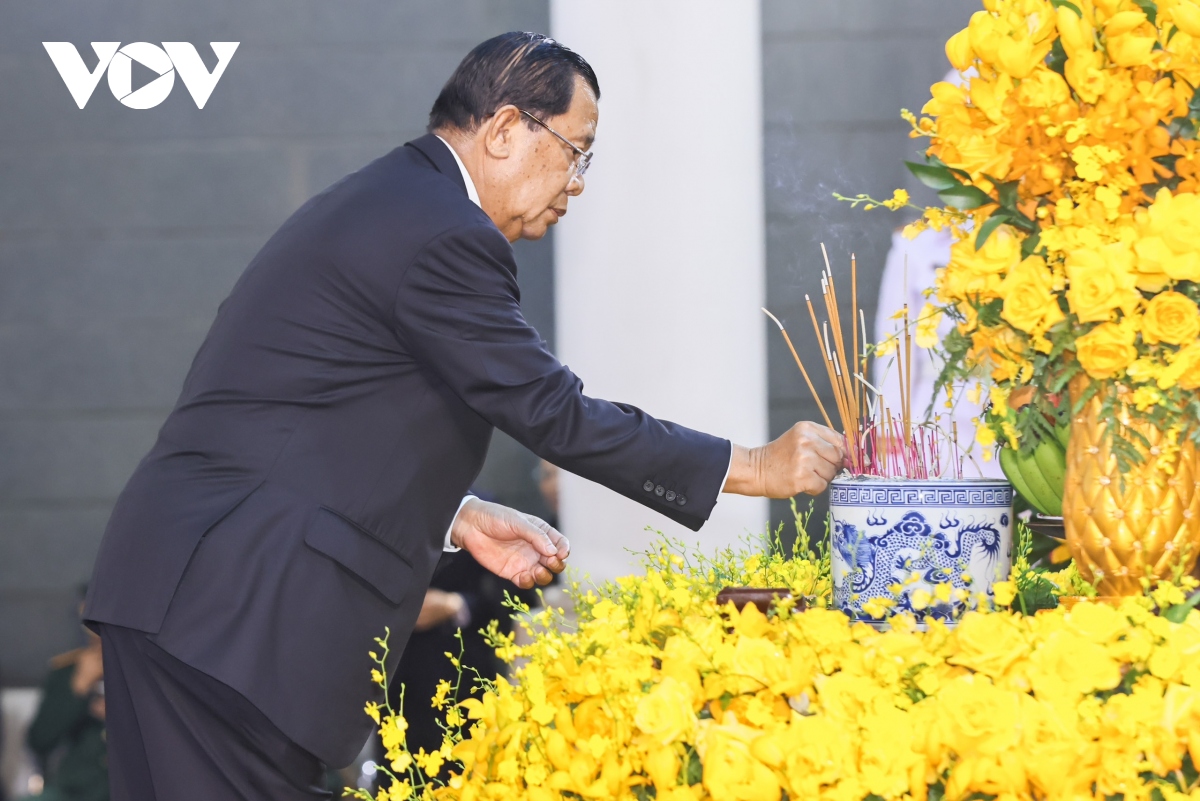 Ông Hun Sen - Chủ tịch Đảng Nhân dân Campuchia, Chủ tịch Thượng viện Vương quốc Campuchia viếng Tổng Bí thư Nguyễn Phú Trọng