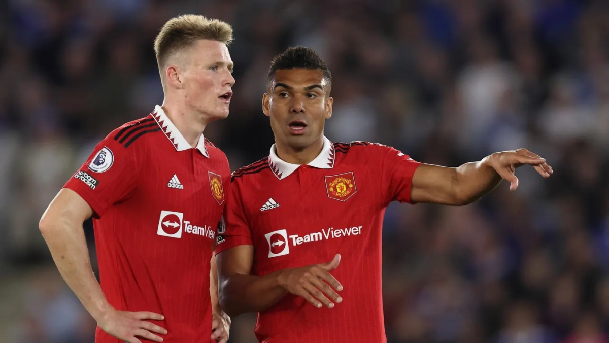 MU tìm cách bán Casemiro và McTominay