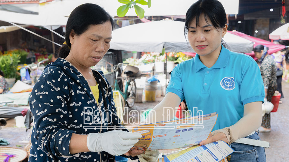 Nhân Ngày Bảo hiểm y tế Việt Nam (01/7): Nỗ lực hướng tới mục tiêu
bảo hiểm y tế toàn dân