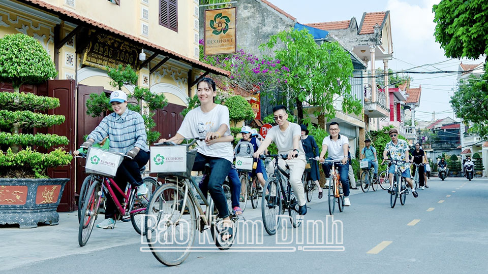 Nhân Ngày truyền thống ngành Du lịch Việt Nam (9/7): Để du lịch Nam Định phát triển toàn diện, bền vững, đáp ứng yêu cầu hội nhập