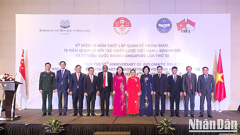 Kỷ niệm trọng thể 50 năm thiết lập quan hệ ngoại giao Việt Nam-Singapore