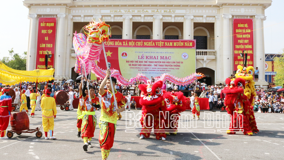 Các hoạt động biểu diễn văn hóa, nghệ thuật trong Ngày hội Văn hóa - Thể thao truyền thống hàng năm của huyện Hải Hậu mừng  Tết Độc lập - Quốc khánh (2-9).