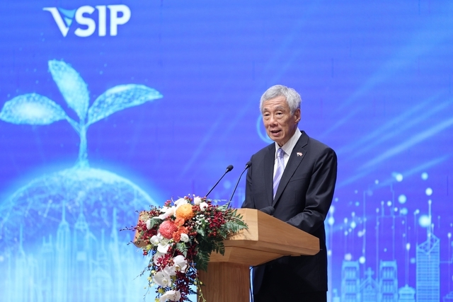Thủ tướng Lý Hiển Long cho rằng, hoạt động của các khu VSIP cho thấy sự hợp tác bền chặt và niềm tin chung của hai nước vào sự phát triển - Ảnh: VGP/Nhật Bắc
            
