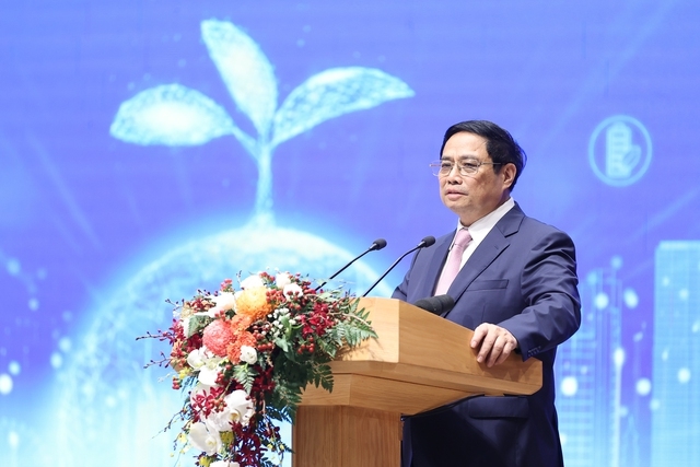 Theo Thủ tướng Phạm Minh Chính, hợp tác kinh tế - đầu tư - thương mại là trụ cột chiếm vị trí quan trọng nhất trong mối quan hệ đối tác chiến lược Việt Nam-Singapore - Ảnh: VGP/Nhật Bắc
            