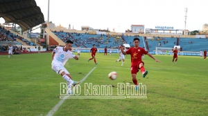CLB Thép Xanh Nam Định chiến thắng 2-0 trước CLB Hồng Lĩnh Hà Tĩnh trong trận đấu cuối cùng mùa giải    