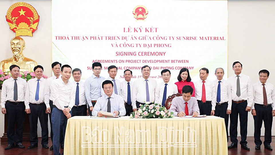 Ký kết thỏa thuận phát triển dự án đầu tư trị giá 100 triệu USD với Công ty Sunrise Material (Singapore)