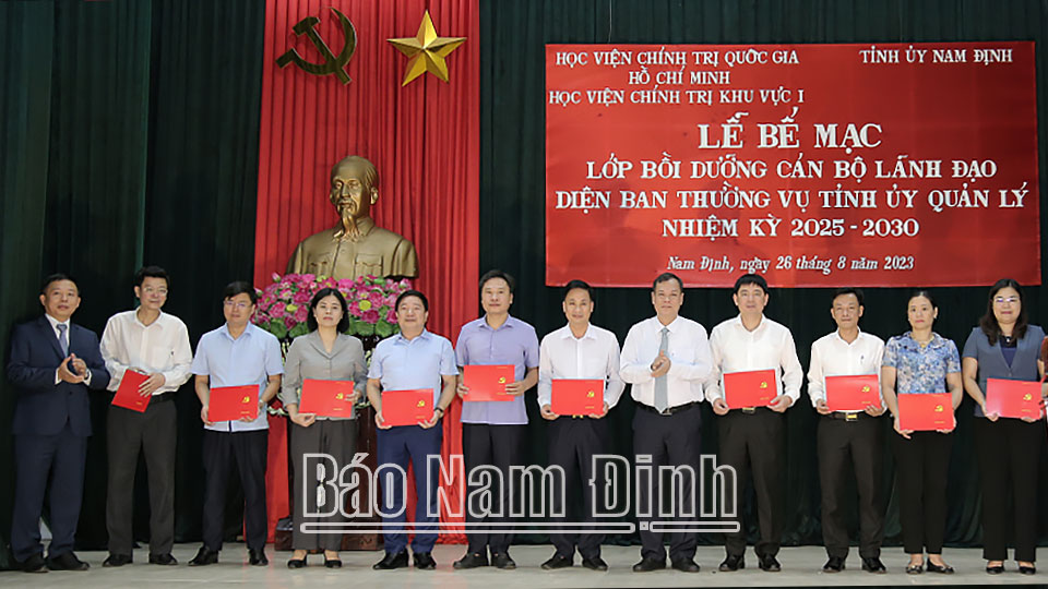 Bế mạc lớp bồi dưỡng cán bộ lãnh đạo diện Ban Thường vụ Tỉnh ủy quản lý nhiệm kỳ 2025-2030