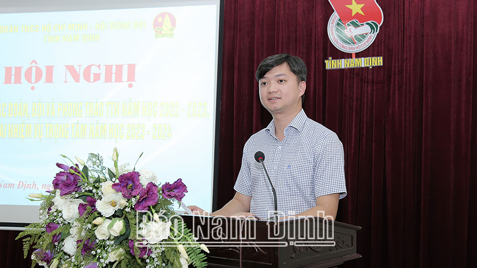 Đồng chí Nguyễn Minh Triết, Bí thư BCH Trung ương Đoàn, Chủ tịch Hội Sinh viên Việt Nam phát biểu tại hội nghị.