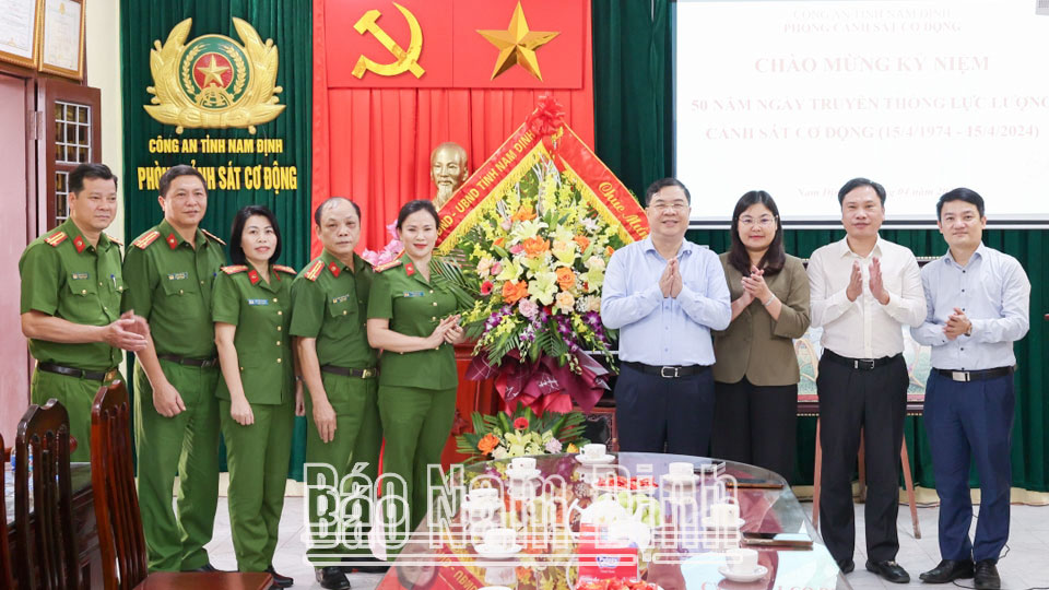 Bài tham dự Giải Báo chí Búa liềm vàng lần thứ IX-2024: Phòng ngừa suy thoái về tư tưởng, chính trị, đạo đức, lối sống cho cán bộ, chiến sĩ Phòng Cảnh sát Cơ động (Công an tỉnh Nam Định)