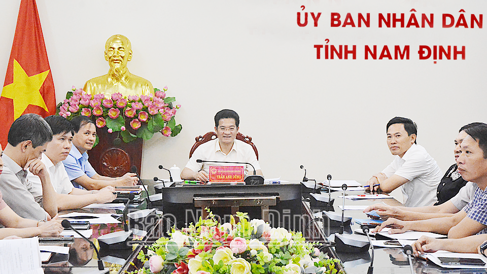 Đồng chí Trần Anh Dũng, Ủy viên Ban TVTU, Phó Chủ tịch Thường trực UBND tỉnh tham gia hội nghị tại điểm cầu tỉnh Nam Định. 
