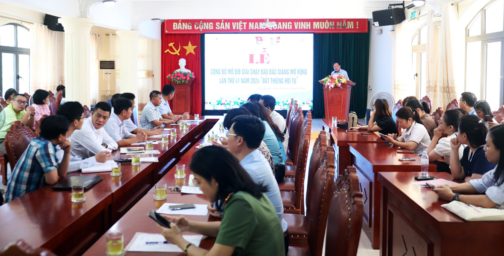 Mở Bib Giải chạy Báo Bắc Giang mở rộng năm 2024 - "Đất thiêng hội tụ"