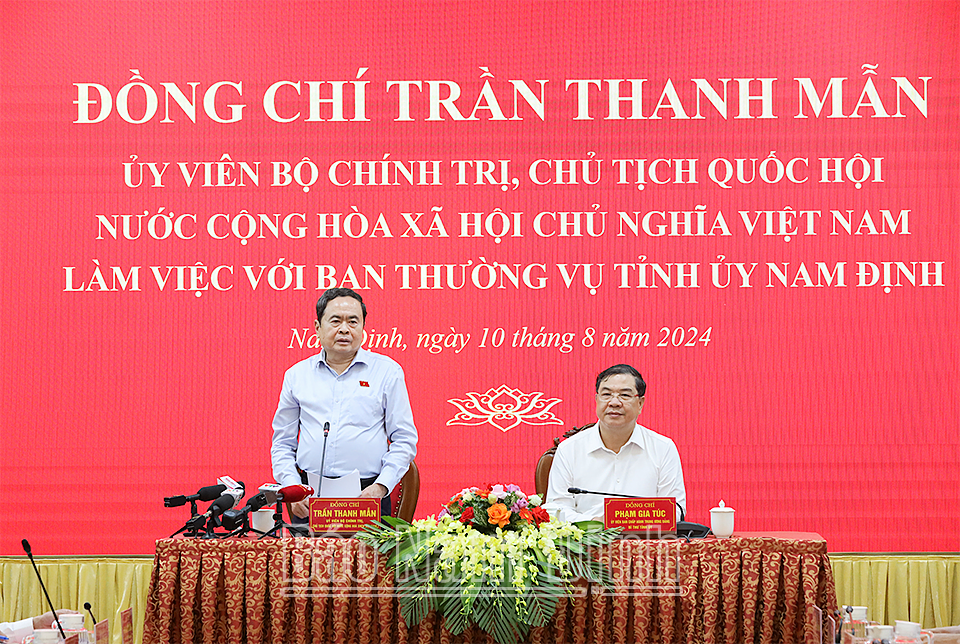 Đồng chí Trần Thanh Mẫn, Ủy viên Bộ Chính trị, Chủ tịch Quốc hội nước CHXHCN Việt Nam phát biểu chỉ đạo buổi làm việc. 
