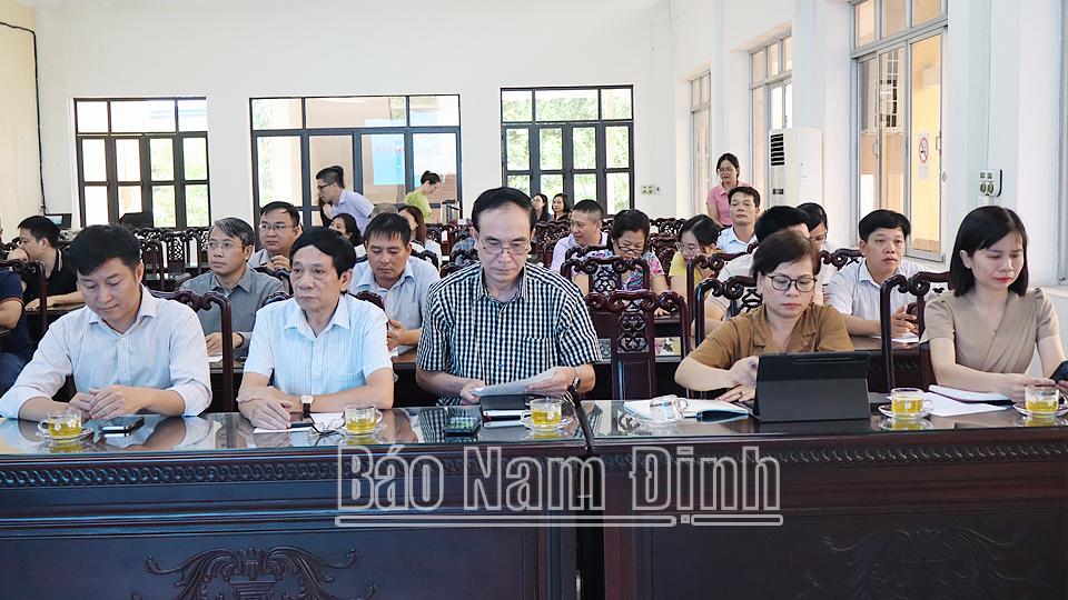 Lãnh đạo, phóng viên, biên tập viên các cơ quan báo chí tham dự lớp tập huấn. 
