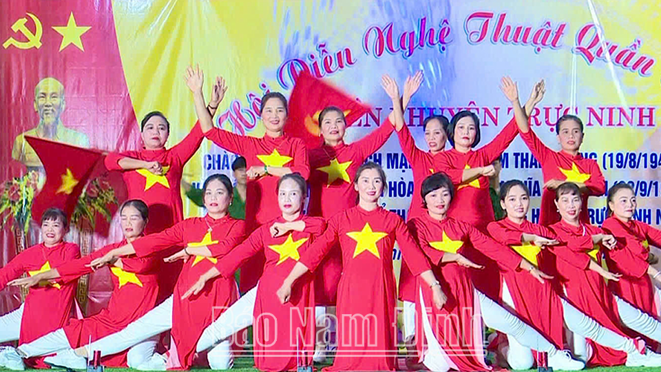 Hội diễn nghệ thuật quần chúng (miền 1) huyện Trực Ninh chào mừng kỷ niệm 79 năm Cách mạng Tháng Tám và Quốc khánh (2/9).