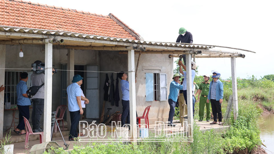 Người dân tự nguyện tháo dỡ công trình, bàn giao đất cho chính quyền để triển khai các dự án tại khu vực Cồn Xanh.