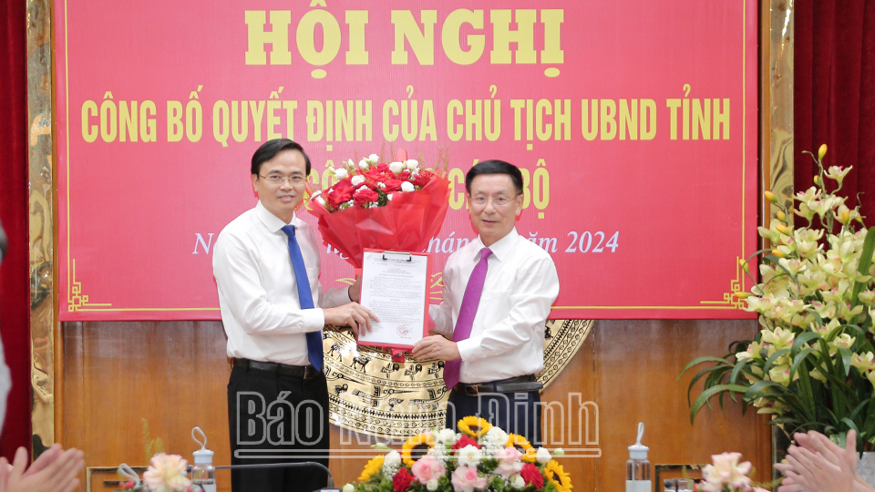 Sở Kế hoạch và Đầu tư công bố Quyết định của Chủ tịch UBND tỉnh về công tác cán bộ