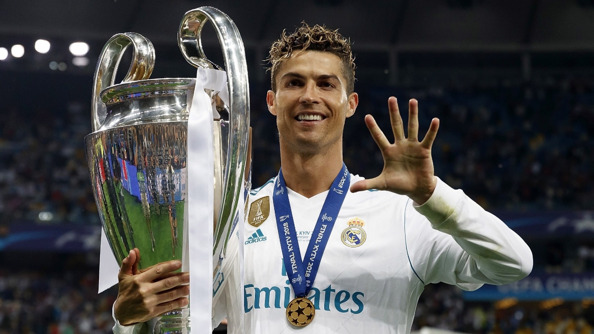 Ronaldo được vinh danh ở lễ bốc thăm vòng bảng Cúp C1 châu Âu 2024/2025. (Ảnh: Getty). 