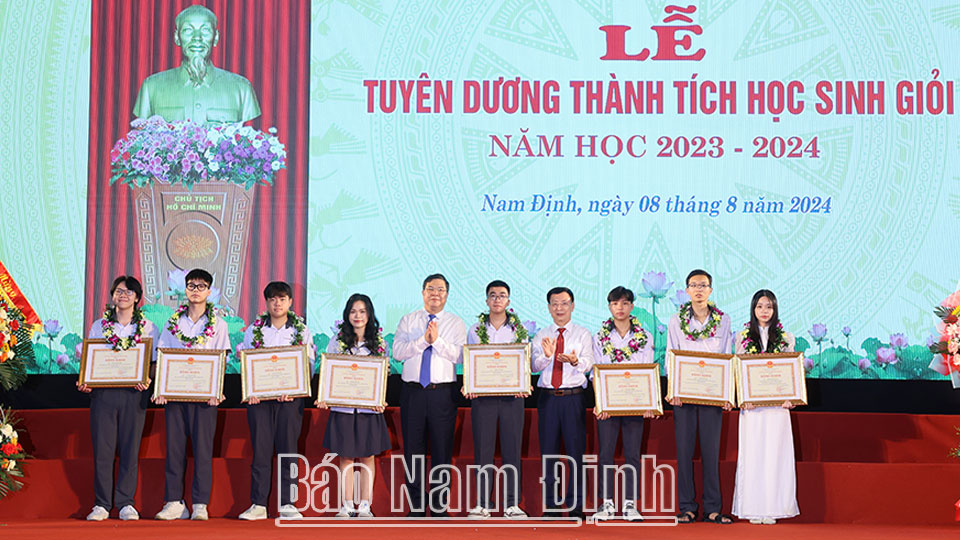  Lễ Tuyên dương thành tích học sinh giỏi năm học 2023-2024