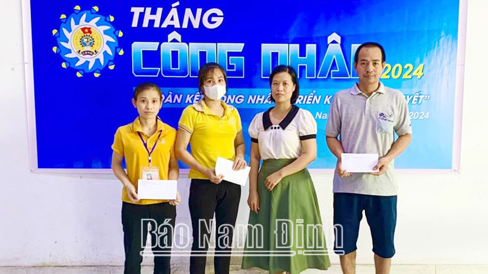 Công ty TNHH Padmac Việt Nam, Khu công nghiệp Bảo Minh (Vụ Bản) trao quà cho người lao động có hoàn cảnh khó khăn trong Tháng Công nhân năm 2024.