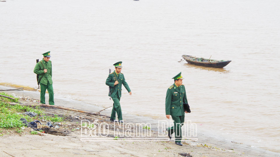 Cán bộ, chiến sĩ Đồn Biên phòng Quất Lâm (Giao Thủy) thường xuyên tổ chức tuần tra, kiểm soát bảo vệ vững chắc chủ quyền an ninh biên giới biển.