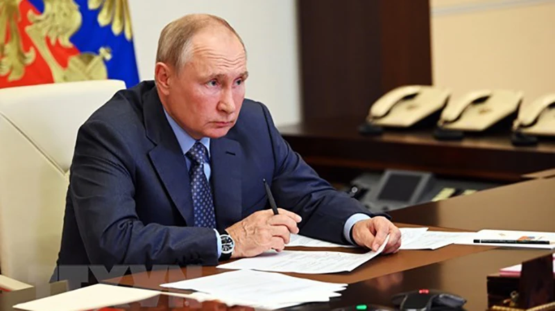 Tổng thống Nga Putin ký sắc lệnh sử dụng 'hộ chiếu kỹ thuật số'
