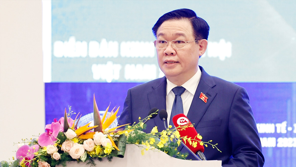 Chủ tịch Quốc hội, GS.TS Vương Đình Huệ phát biểu khai mạc Diễn đàn Kinh tế - Xã hội Việt Nam 2023. 