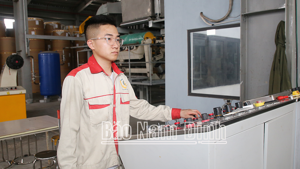 Ứng dụng công nghệ số trong điều hành sản xuất bao gói thực phẩm tại Công ty TNHH Linh Giang, xã Nghĩa Minh (Nghĩa Hưng).