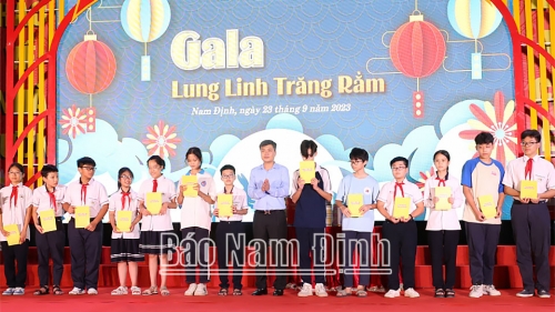 Trường THCS Trần Đăng Ninh tổ chức Gala 