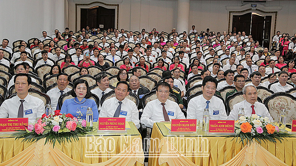 Các đồng chí trong Ban TVTU và các đại biểu dự Đại hội