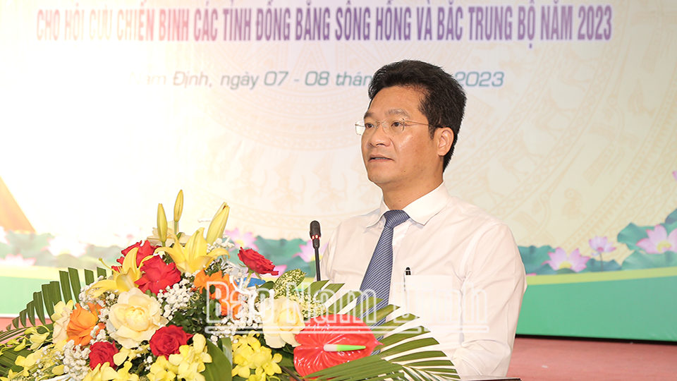 Đồng chí Trần Anh Dũng, Ủy viên Ban TVTU, Phó Chủ tịch Thường trực UBND tỉnh phát biểu tại buổi  tọa đàm.
