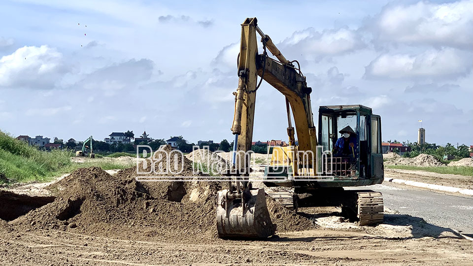 Tăng tốc hoàn thành mục tiêu
thu ngân sách những tháng cuối năm