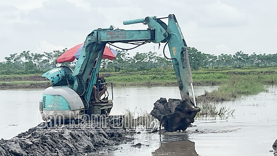 Công ty TNHH một thành viên Khai thác công trình thủy lợi Vụ Bản chủ động khơi thông dòng chảy sẵn sàng tiêu nước bảo vệ lúa mùa 2024.
