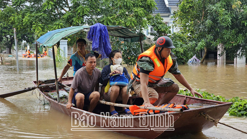 Công điện của Chủ tịch UBND tỉnh về việc tập trung ứng phó lũ lớn, đảm bảo an toàn đê điều trên các sông địa bàn tỉnh Nam Định