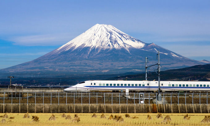 Tuyến tàu Shinkansen Joetsu của Nhật Bản hiện có tốc độ tối đa 275km/h. (Ảnh: Deposit Photos)

