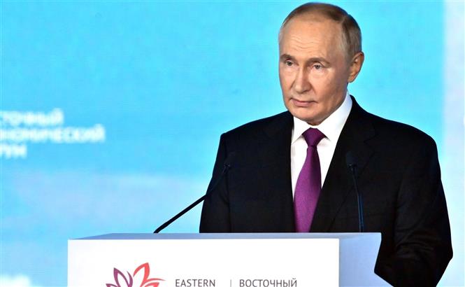 Tổng thống Nga Vladimir Putin phát biểu tại phiên họp toàn thể của Diễn đàn Kinh tế phương Đông lần thứ IX ở Vladivostok, Nga, ngày 5/9/2024. Ảnh: AA/TTXVN
