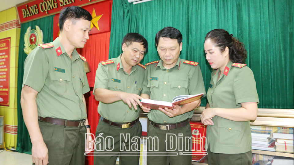 Tác phẩm tham dự giải báo chí Búa Liềm vàng lần thứ IX-2024: Tăng cường sự lãnh đạo của Đảng
đối với công tác thanh tra Công an tỉnh Nam Định