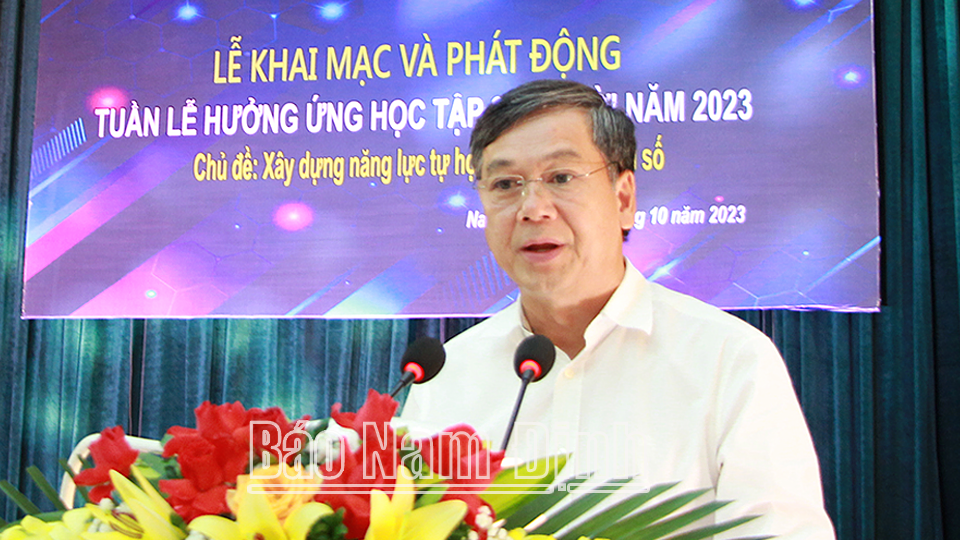 Đồng chí Trần Lê Đoài, TUV, Phó Chủ tịch UBND tỉnh phát biểu tại Lễ khai mạc và phát động Tuần lễ hưởng ứng học tập suốt đời năm 2023
