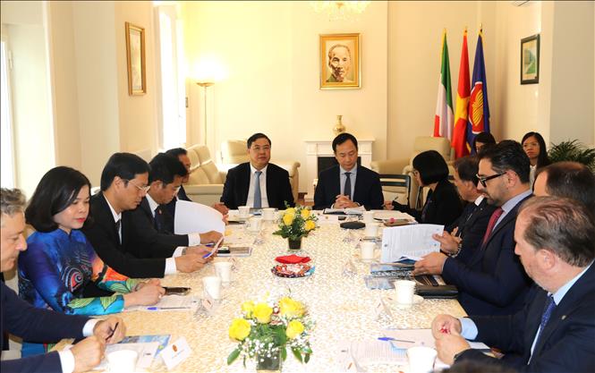 Các đại biểu tham dự tại Hội thảo “Hợp tác kinh tế biển và kinh tế xanh Việt Nam - Italy: Điểm nhấn Nam Định”.