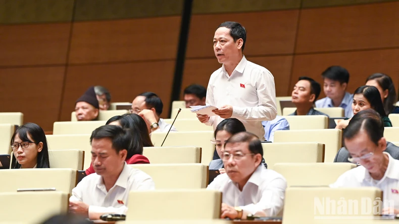 Đại biểu Trần Nhật Minh - Đoàn đại biểu Quốc hội tỉnh Nghệ An. (Ảnh: DUY LINH)

