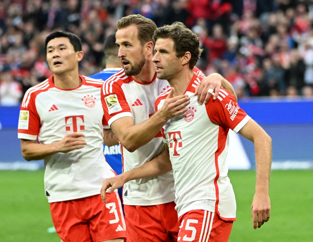 Bayern Munich thắng Darmstadt 8-0 trong tình thế 10 đấu 9. (