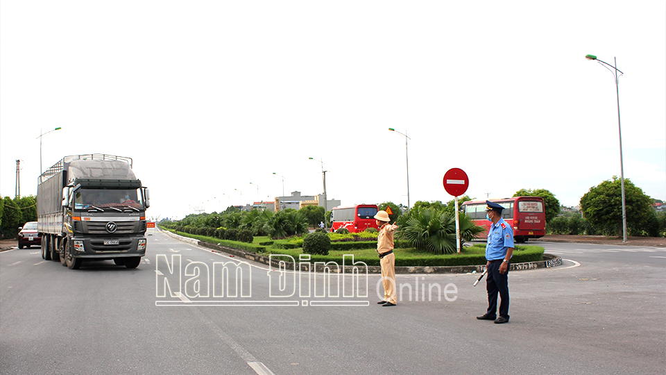 Kiểm tra công tác đảm bảo trật tự an toàn giao thông các huyện, thành phố Nam Định