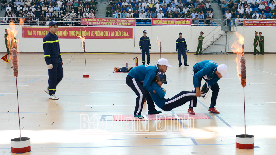 Đẩy mạnh phong trào
toàn dân tham gia phòng cháy, chữa cháy