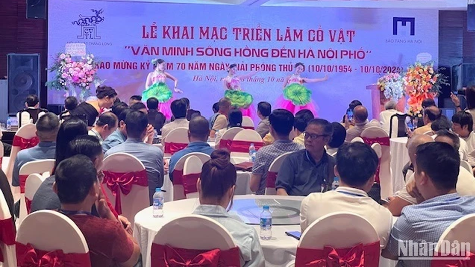 Triển lãm cổ vật "Văn minh sông Hồng đến Hà Nội phố"