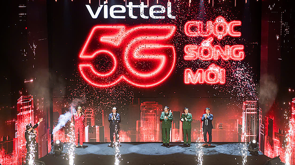 Viettel khai trương mạng 5G đầu tiên tại Việt Nam và kỷ niệm 20 năm kinh doanh dịch vụ di động