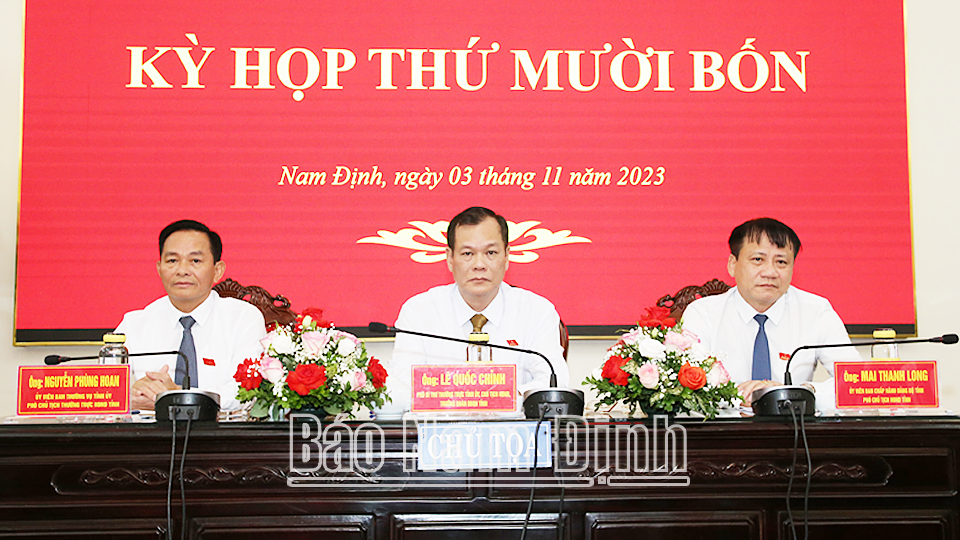 Chủ tọa kỳ họp.
