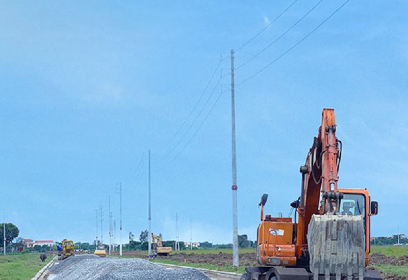 Thi công xây dựng hạ tầng Khu công nghiệp Mỹ Thuận (Ảnh: Báo Nam Định)

