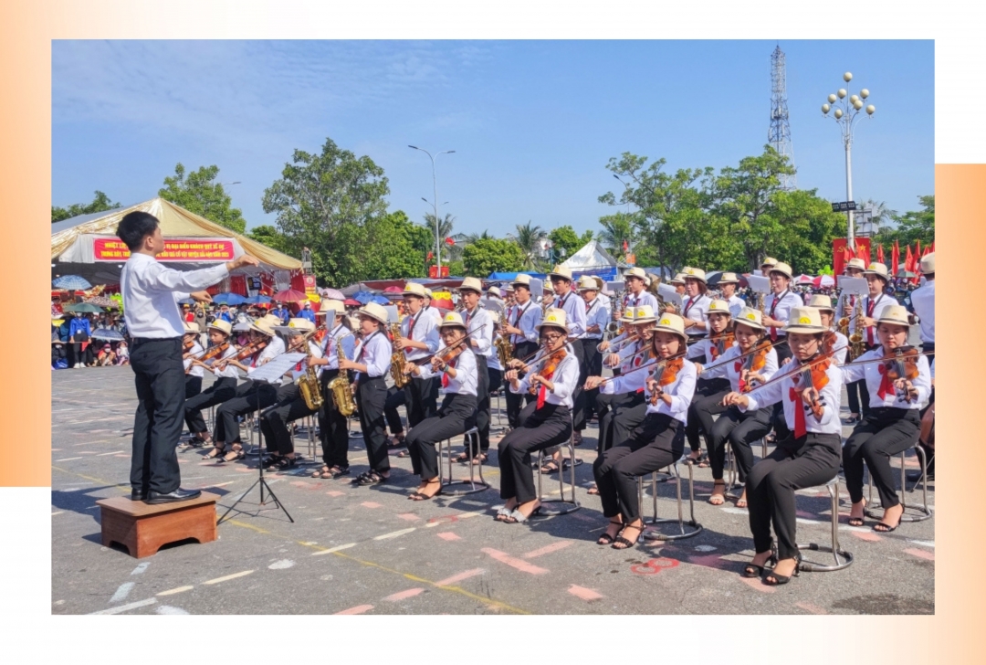 Ban nhạc nhẹ Giáo xứ Giáp Nam, xã Hải Phương (Hải Hậu) biểu diễn nhân dịp Ngày hội Văn hóa - Thể thao huyện Hải Hậu năm 2023. 