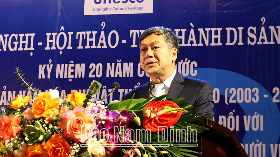Đồng chí Trần Lê Đoài, TUV, Phó Chủ tịch UBND tỉnh phát biểu chào mừng hội nghị, hội thảo