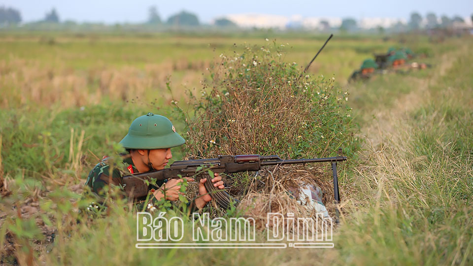 Tình huống thực binh Tiểu đoàn bộ binh cơ động đánh địch tiến công qua địa bàn xã Xuân Vinh (Xuân Trường). 