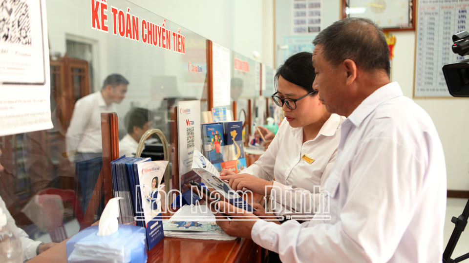 Hướng dẫn khách hàng trải nghiệm dịch vụ chuyển tiền trên ứng dụng Co-opBank Mobile Banking tại Quỹ Tín dụng nhân dân Giao Lâm, thị trấn Quất Lâm (Giao Thủy). 